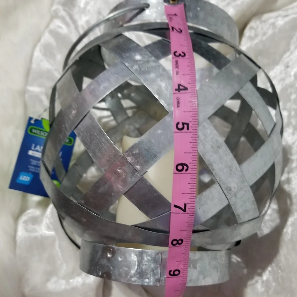 Wilson & Fisher Silver Lantern Set